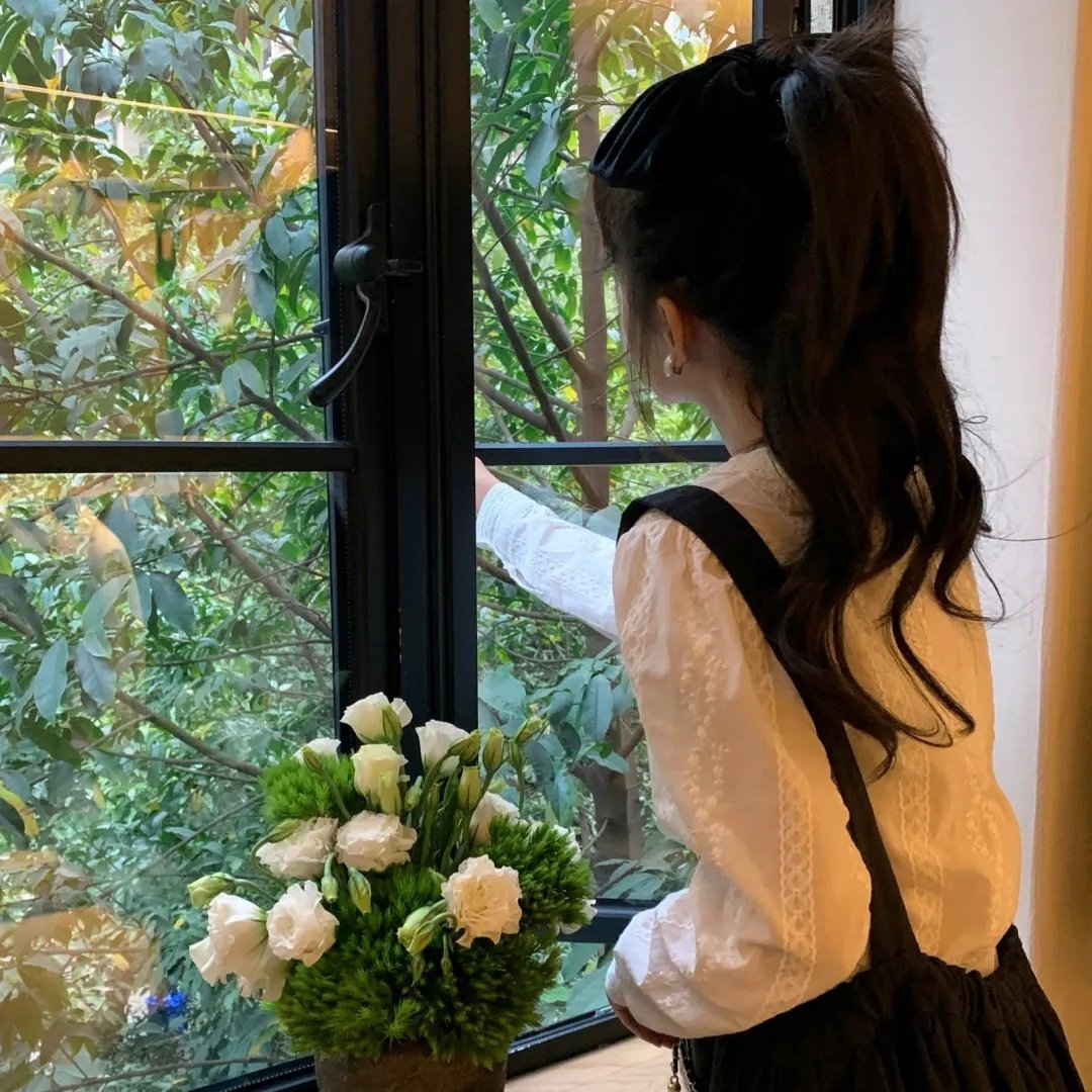 开局10000亿,我靠花钱逆袭